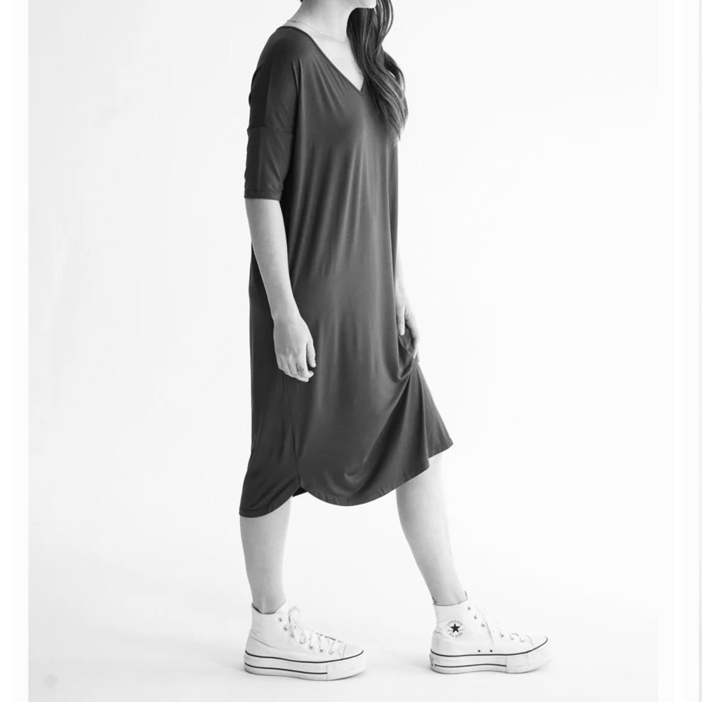 Carly Jean Los Angeles CJ’s Favorite MIDI Dress Dark Grey Size XS